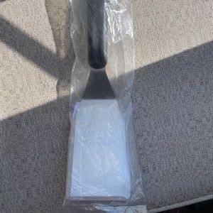Pampered Chef large serving spatula
